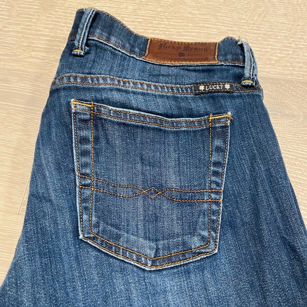 Lucky Brand low waisted wide leg dark wash jeans